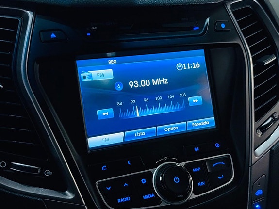 Hyundai Santa Fe 17 of 22