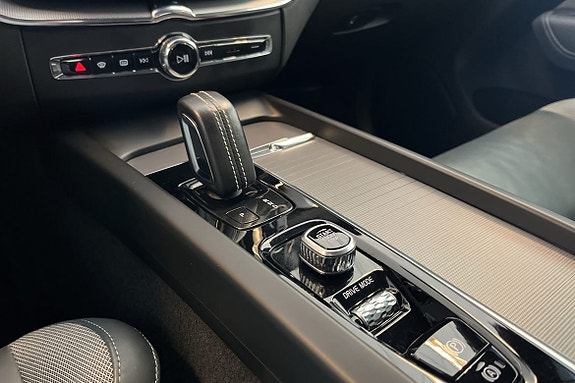 Volvo XC60 20 of 30