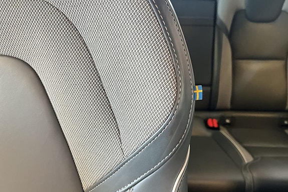 Volvo XC60 25 of 30