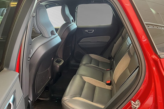 Volvo XC60 10 of 30