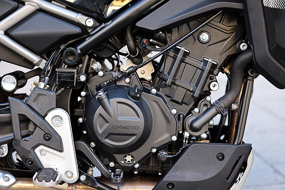 CFMOTO 450 MT Nebula black DEMO 5 of 12