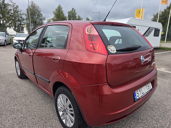 Fiat Grande Punto 2 of 6