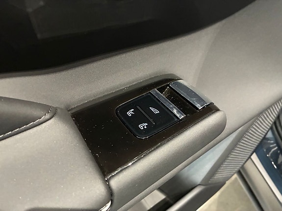 Volvo ES90 12 of 22