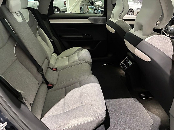 Volvo ES90 14 of 22