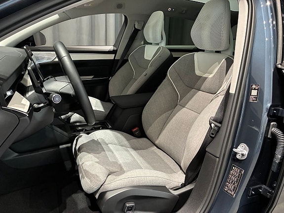 Volvo ES90 8 of 22