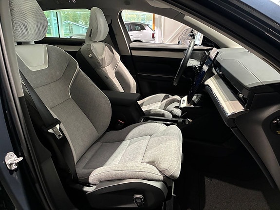 Volvo ES90 16 of 22
