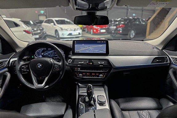 BMW 530e 16 of 24