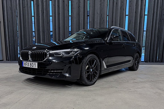 BMW 530e 2 of 24