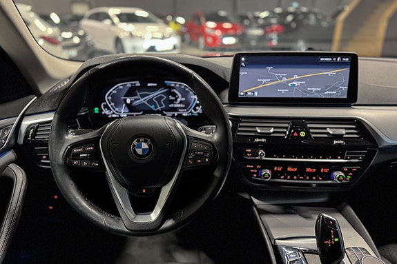 BMW 530e 17 of 24