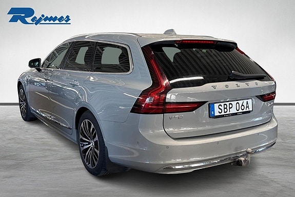 Volvo V90 2 of 29