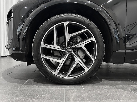 Audi Q6 e-tron 5 of 17