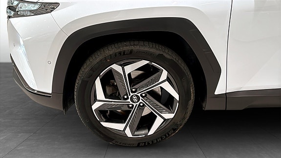 Hyundai Tucson 9 of 13