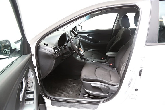 Hyundai i30 8 of 13
