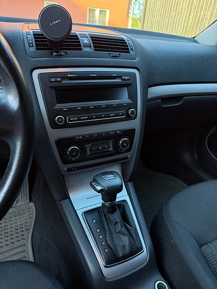 Skoda Octavia 6 of 12