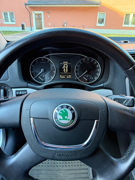 Skoda Octavia 8 of 12