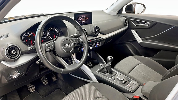 Audi Q2 7 of 12