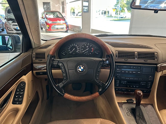 BMW 728 23 of 24