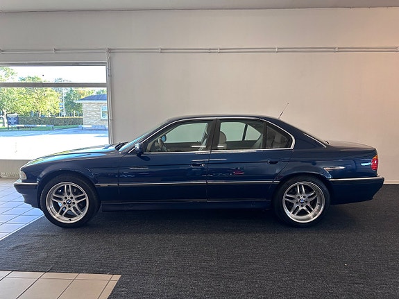 BMW 728 9 of 24