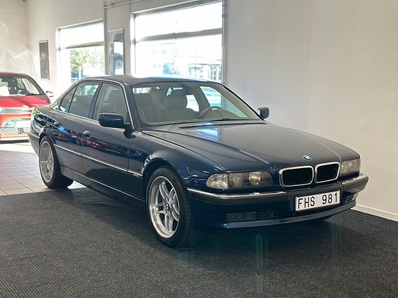 BMW 728 7 of 24