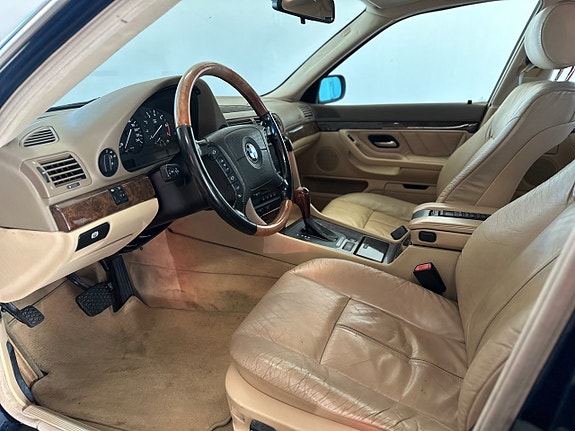 BMW 728 13 of 24