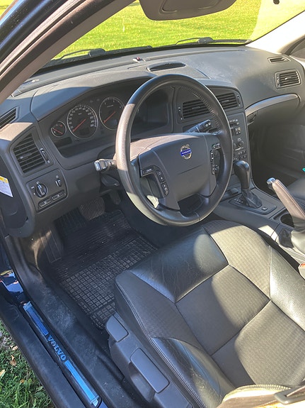 Volvo V70 7 of 10