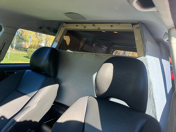 Volvo V70 8 of 10