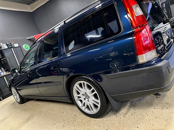 Volvo V70 4 of 10