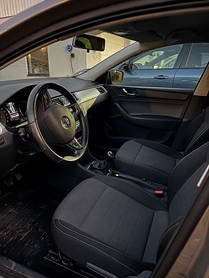 Skoda Rapid 6 of 8