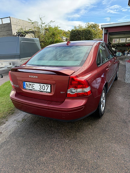 Volvo S40 2 of 7