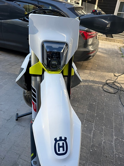 Husqvarna TE150i 5 of 9