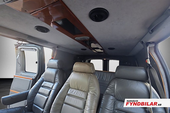 Chevrolet Express 12 of 13