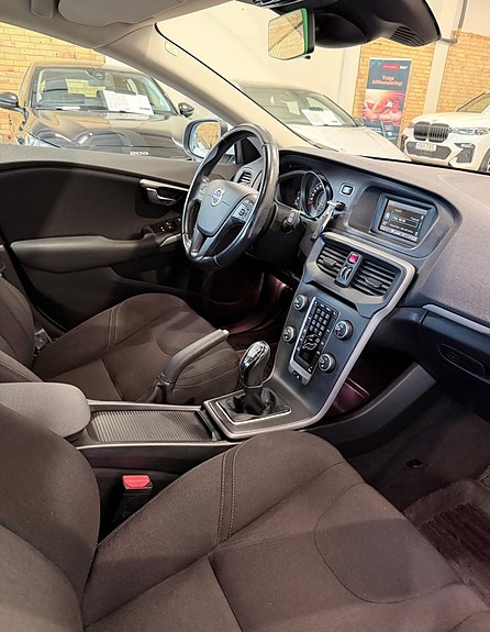 Volvo V40 14 of 15