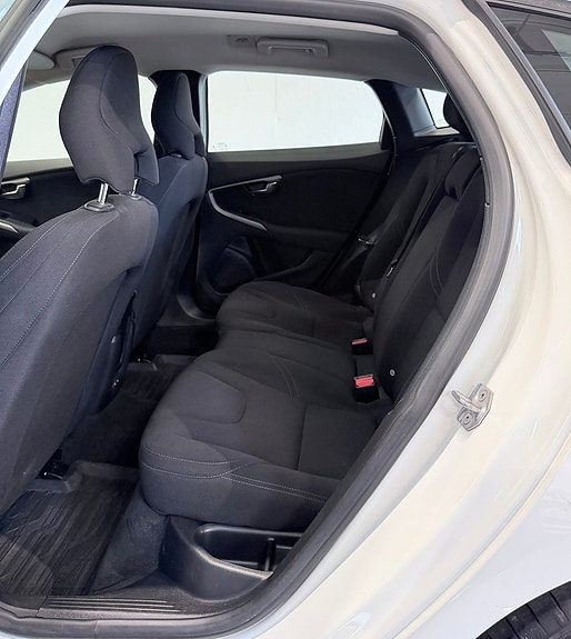 Volvo V40 15 of 15
