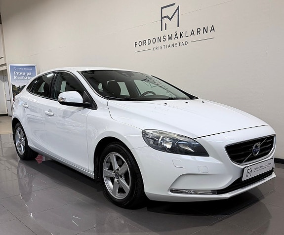 Volvo V40 4 of 15