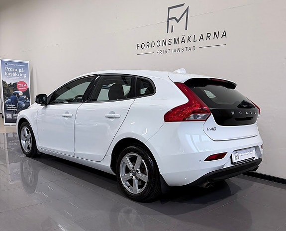 Volvo V40 6 of 15