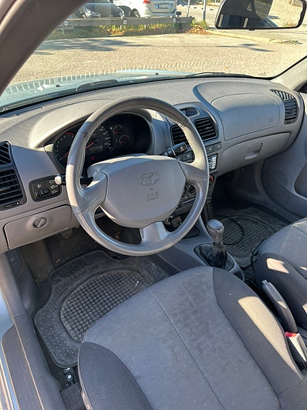 Hyundai Accent 6 of 8