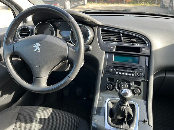 Peugeot 5008 24 of 29