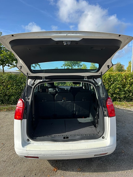 Peugeot 5008 9 of 29