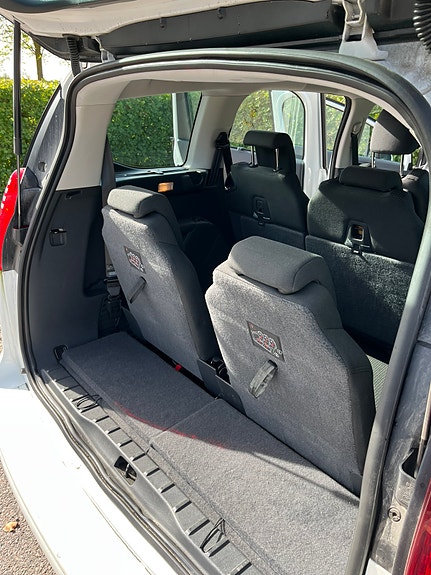 Peugeot 5008 18 of 29