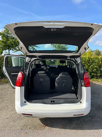 Peugeot 5008 8 of 29