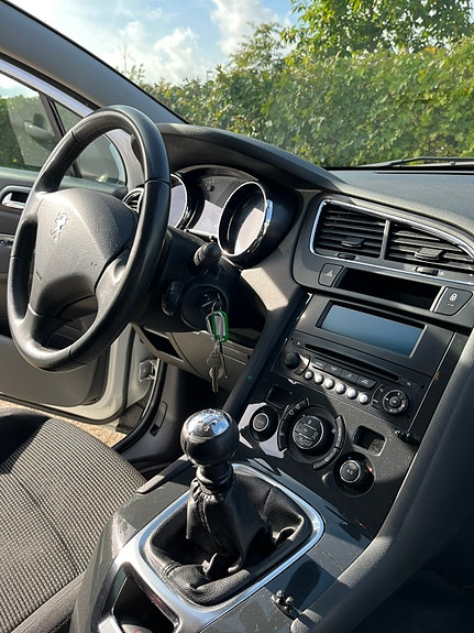 Peugeot 5008 13 of 29