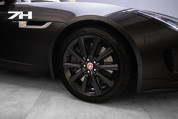 Jaguar F-TYPE 18 of 23