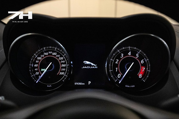 Jaguar F-TYPE 11 of 23