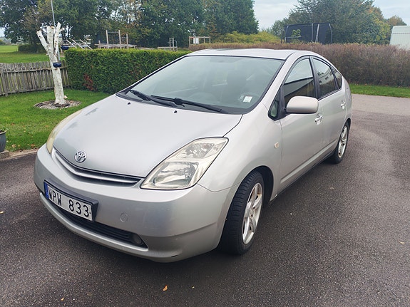 Toyota Prius 6 of 6