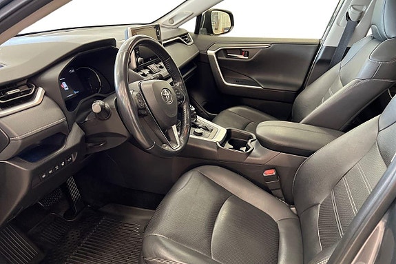 Toyota RAV4 14 of 30