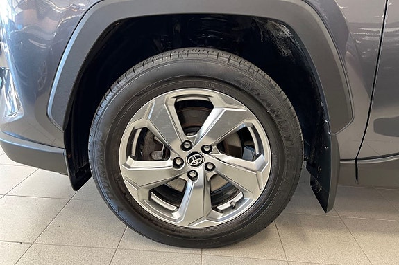 Toyota RAV4 17 of 30