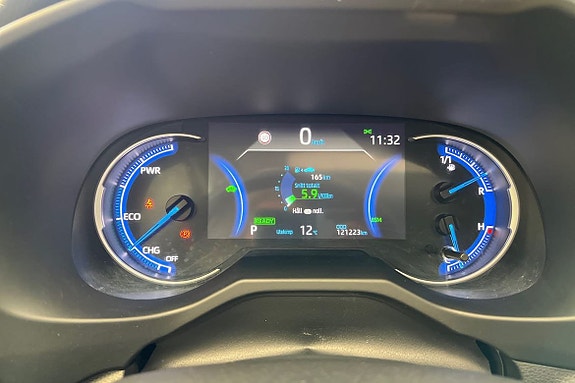 Toyota RAV4 16 of 30