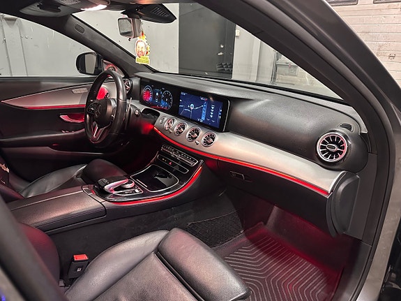 Mercedes-Benz E 220 d 25 of 26