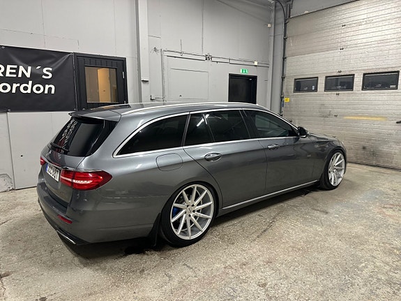 Mercedes-Benz E 220 d 3 of 26