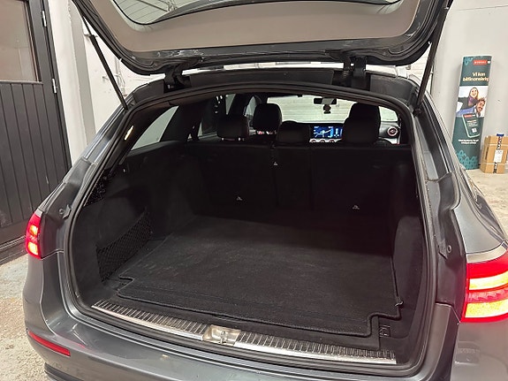Mercedes-Benz E 220 d 19 of 26